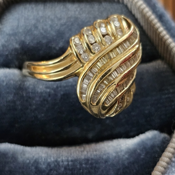 14k Diamond Yellow Gold Ring